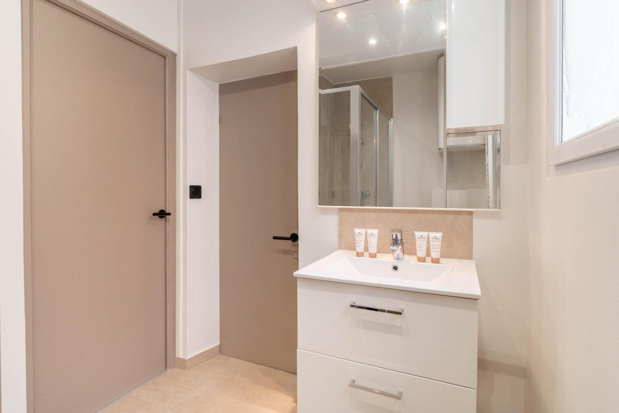 Family Apartment In ปารีส ภายนอก รูปภาพ