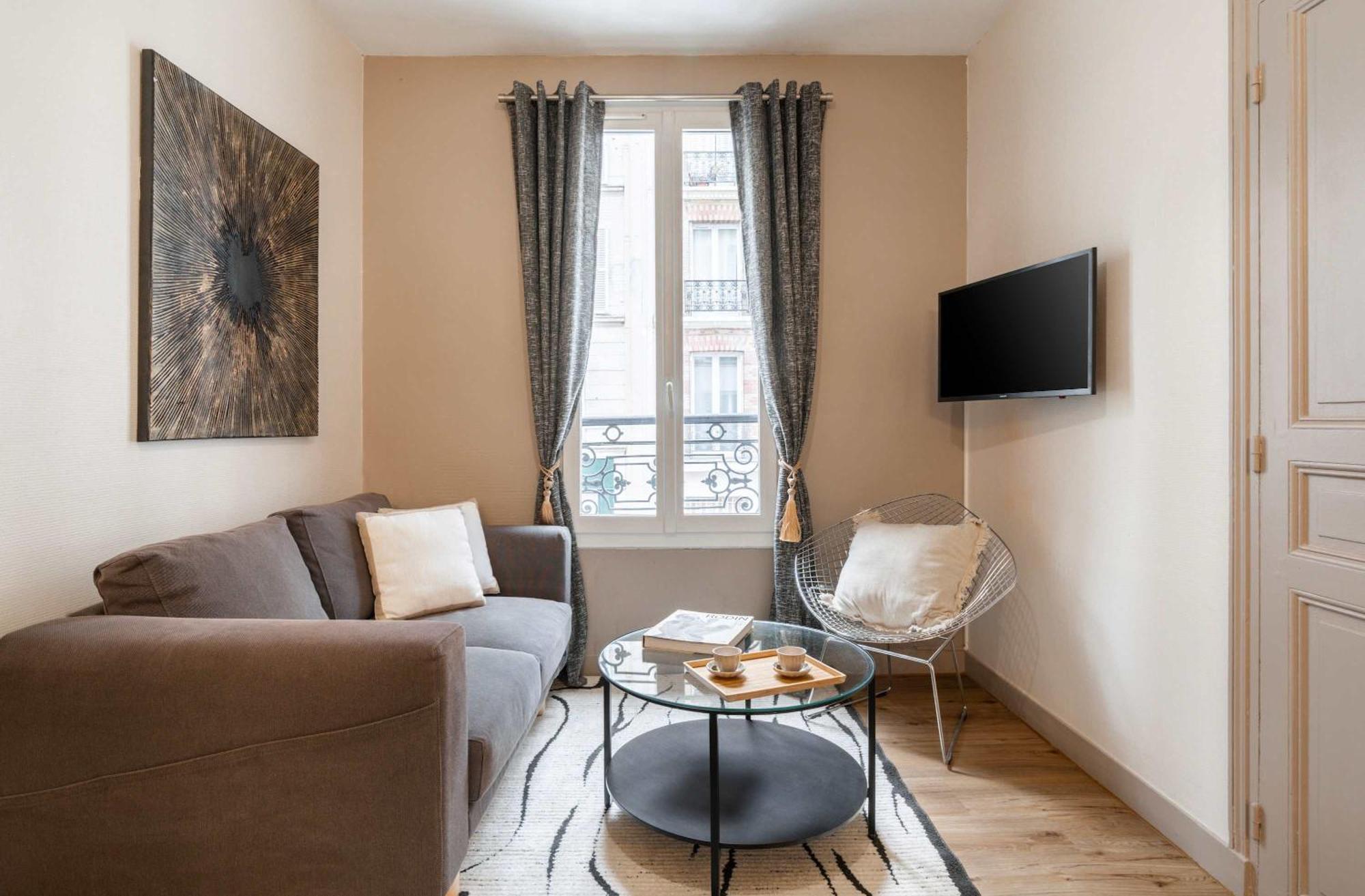 Family Apartment In ปารีส ภายนอก รูปภาพ